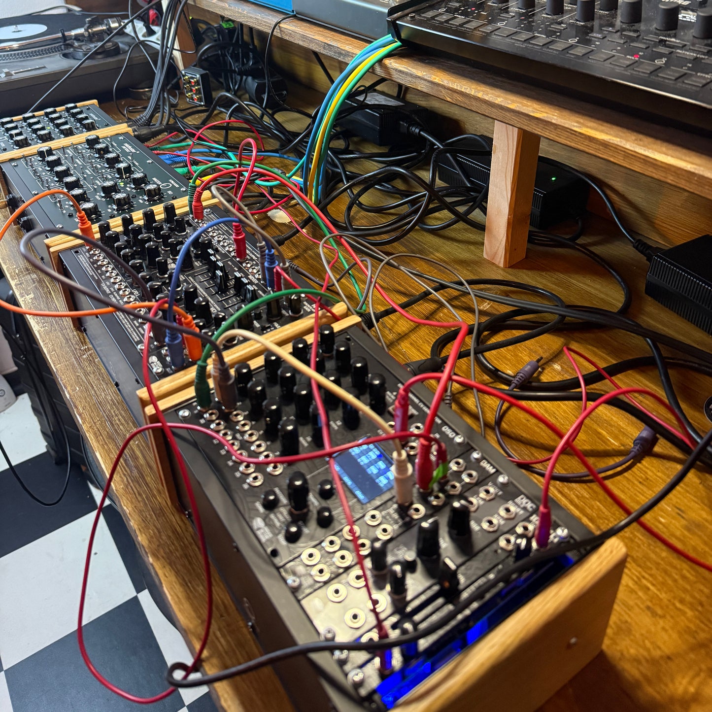 PICCOLO – Compact Eurorack Power Case with EUROBUS 10